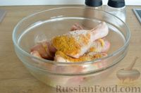 Фото приготовления рецепта: Куриные ножки, запечённые с картофелем и капустой, в рукаве - шаг №2