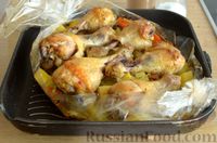 Фото приготовления рецепта: Куриные ножки, запечённые с картофелем и капустой, в рукаве - шаг №11