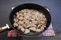 Фото приготовления рецепта: Фасоль с куриными сердечками (на сковороде) - шаг №6