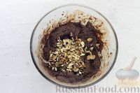 Фото приготовления рецепта: Шоколадные пирожные из фасоли с овсяными хлопьями и грецкими орехами - шаг №7
