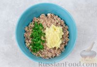 Фото приготовления рецепта: Котлеты из рыбных консервов, фасоли и картофеля - шаг №4