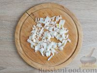 Фото приготовления рецепта: Куриное филе, запечённое с грибами, помидорами и сыром - шаг №5