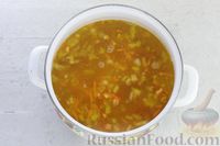 Фото приготовления рецепта: Суп с овощами, шпинатом и фрикадельками из мясного фарша с кунжутом - шаг №8