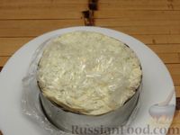 Фото приготовления рецепта: Слоёный салат с куриной печенью, картофелем, шампиньонами и солёными огурцами - шаг №23