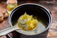 Фото приготовления рецепта: Рыбный суп с кукурузой, болгарским перцем и томатным соком - шаг №3
