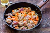 Фото приготовления рецепта: Свинина, тушенная с брокколи, помидорами и сладким перцем - шаг №5