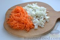 Фото приготовления рецепта: Рулет из фасоли и грецких орехов с морковно-яичной начинкой - шаг №5