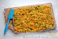 Фото приготовления рецепта: Рулет из фасоли и грецких орехов с морковно-яичной начинкой - шаг №12