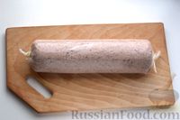 Фото приготовления рецепта: Рулет из фасоли и грецких орехов с морковно-яичной начинкой - шаг №13