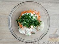 Фото приготовления рецепта: Котлеты из индейки с морковью, сметаной и манной крупой - шаг №11