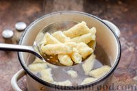 Фото приготовления рецепта: Картофельные ленивые вареники с жареными грибами и луком - шаг №11