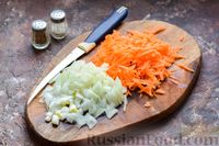 Фото приготовления рецепта: Картофельные зразы с начинкой из солёных огурцов и моркови - шаг №8