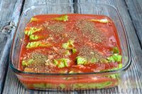 Фото приготовления рецепта: Голубцы из листьев салата с мясным фаршем (без риса) - шаг №9