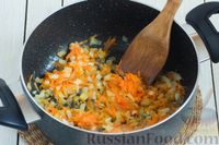 Фото приготовления рецепта: Щи из свежей капусты с гречкой - шаг №3
