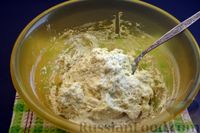 Фото приготовления рецепта: Киш  из песочного теста на сметане, с луково-сырной начинкой - шаг №9