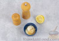 Фото приготовления рецепта: Салат из консервированной фасоли, кукурузы и оливок - шаг №2
