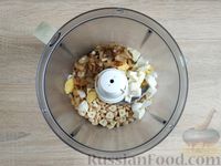 Фото приготовления рецепта: Яичный паштет с арахисом - шаг №9