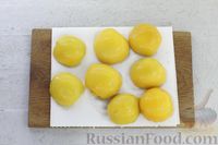 Фото приготовления рецепта: Песочное печенье с сахарной глазурью и консервированными персиками - шаг №2