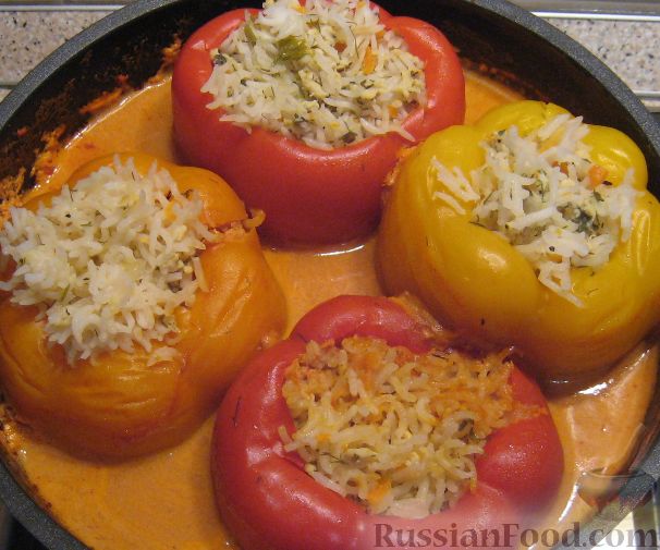 фаршированные перцы в духовке с подливкой с сметаной и томатной пастой рецепт классический | Дзен