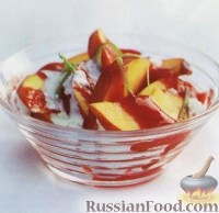 Фото к рецепту: Персики с меренгой (безе) и малиновым соусом