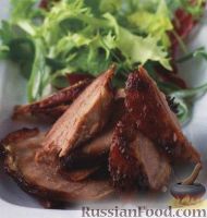 Фото к рецепту: Утка по-китайски, жаренная на гриле