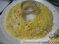 Фото приготовления рецепта: Песочный пирог с клюквой и кокосовым штрейзелем - шаг №15