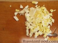 Фото приготовления рецепта: Салат с креветками и свежими огурцами - шаг №3