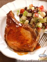 Фото к рецепту: Свинина на ребрышке (челагач) с яблочным салатом