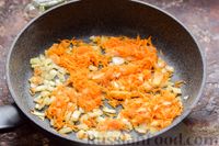 Фото приготовления рецепта: Картофельная запеканка с куриным фаршем и шпинатом - шаг №4