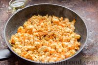 Фото приготовления рецепта: Картофельная запеканка с куриным фаршем и шпинатом - шаг №6
