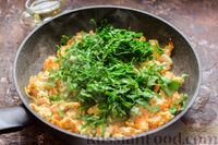 Фото приготовления рецепта: Картофельная запеканка с куриным фаршем и шпинатом - шаг №8