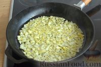 Фото приготовления рецепта: Гречка с грибами и мясным фаршем (на сковороде) - шаг №3