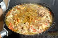 Фото приготовления рецепта: Курица с гречкой и рисом (на сковороде) - шаг №10