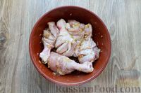 Фото приготовления рецепта: Жареные куриные голени в пикантном медово-лимонном маринаде - шаг №7