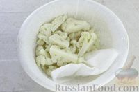 Фото приготовления рецепта: Постные котлеты из цветной капусты с зеленью - шаг №4