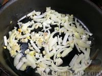 Фото приготовления рецепта: Запеканка с брокколи и цветной капустой в яично-молочной заливке - шаг №3