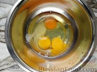 Фото приготовления рецепта: Запеканка с брокколи и цветной капустой в яично-молочной заливке - шаг №7