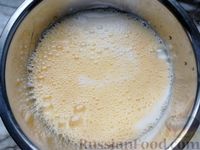 Фото приготовления рецепта: Запеканка с брокколи и цветной капустой в яично-молочной заливке - шаг №8