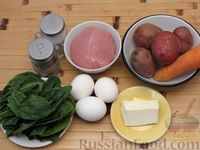 Фото приготовления рецепта: Картофельно-морковная запеканка с куриным фаршем и шпинатом - шаг №1