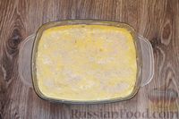 Фото приготовления рецепта: Заливной пирог с отварными яйцами, сыром и зеленью - шаг №16