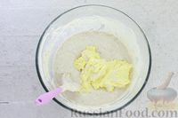 Фото приготовления рецепта: Пасхальный сдобный пирог-венок с цукатами, изюмом и корицей - шаг №12