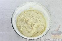 Фото приготовления рецепта: Пасхальный сдобный пирог-венок с цукатами, изюмом и корицей - шаг №15
