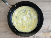 Фото приготовления рецепта: Бризоли с мясным фаршем, солёными огурцами и сыром (в духовке) - шаг №3