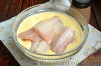 Фото приготовления рецепта: Рыба, жаренная в луково-майонезном кляре - шаг №6