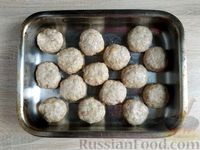 Фото приготовления рецепта: Биточки из мясного фарша, запечённые в сливочно-грибном соусе - шаг №17