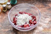 Фото приготовления рецепта: Печень индейки, тушенная с луком и томатно-соевым соусом - шаг №3