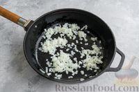 Фото приготовления рецепта: Салат из шампиньонов, редиски, кукурузы и яиц - шаг №5