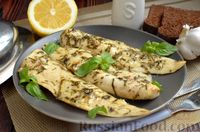 Фото приготовления рецепта: Рыба, запечённая в лимонно-чесночном соусе с базиликом - шаг №9