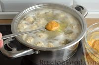 Фото приготовления рецепта: Суп с клёцками и куриными фрикадельками - шаг №15