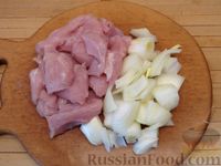 Фото приготовления рецепта: Суп с фрикадельками, щавелем и зелёным горошком - шаг №3
